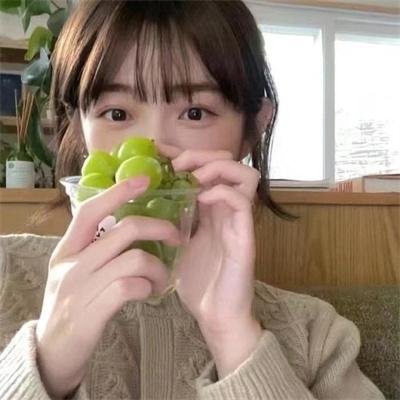 看见弹幕后，死对头被我钓成翘嘴